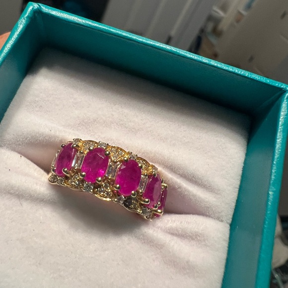Brand new EFFY 14 K gold 5 ruby and diamond ring - Picture 5 of 11